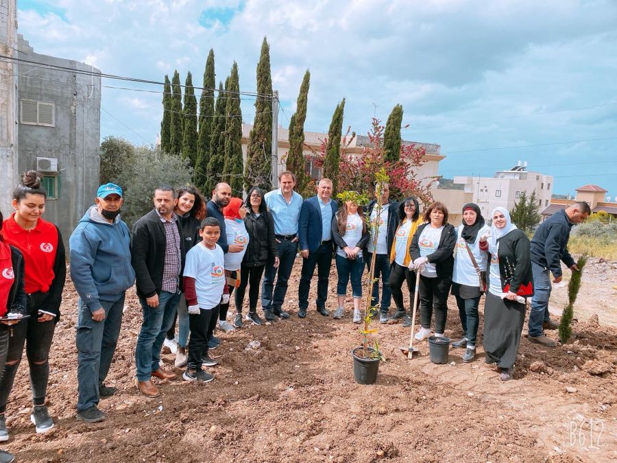 إقامة حديقة جماهيرية في بلدة جديدة المكر